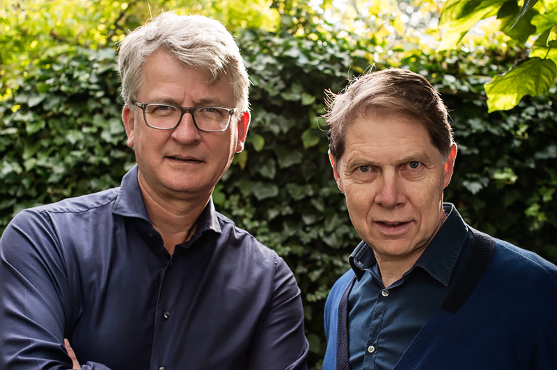 Dick Schoot en Wim Daniëls schreven het boek 'de baarmoeder'.