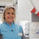 Stewardess verruilt tijdelijk haar ‘vleugels’ voor vaste grond in het Catharina Ziekenhuis
